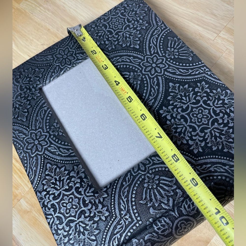 Black and Silver Photo Album w/Embossed Floral Designs Holds 200 4x6 Photos - Picture 6 of 13